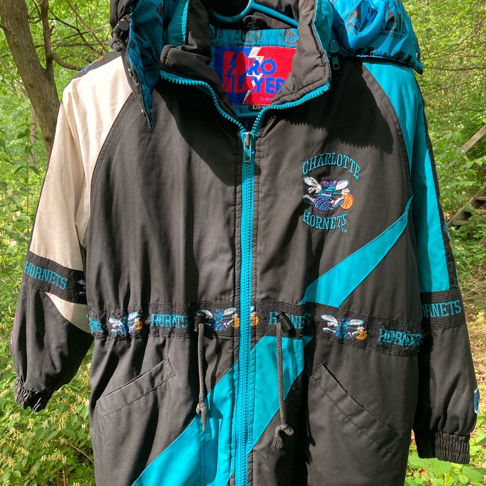 Vintage 1990’s NBA Pro Player Charlotte Hornets Jacket Youth Large Black Teal